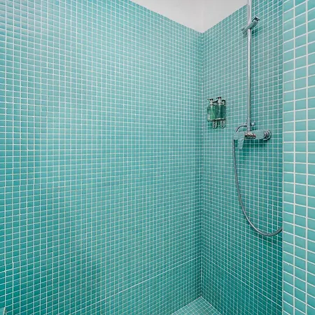 Contemporary With Private Pool #1987