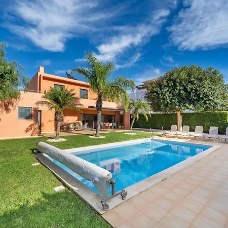 Contemporary With Private Pool #1987