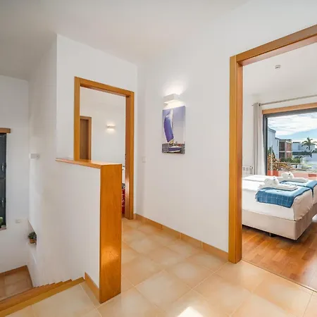 Contemporary With Private Pool #1987 Apartment *