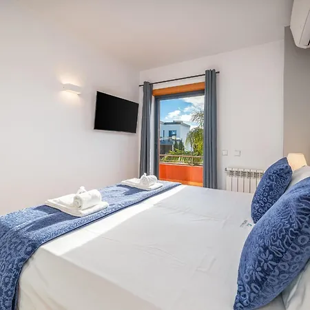 Apartament Contemporary With Private Pool #1987