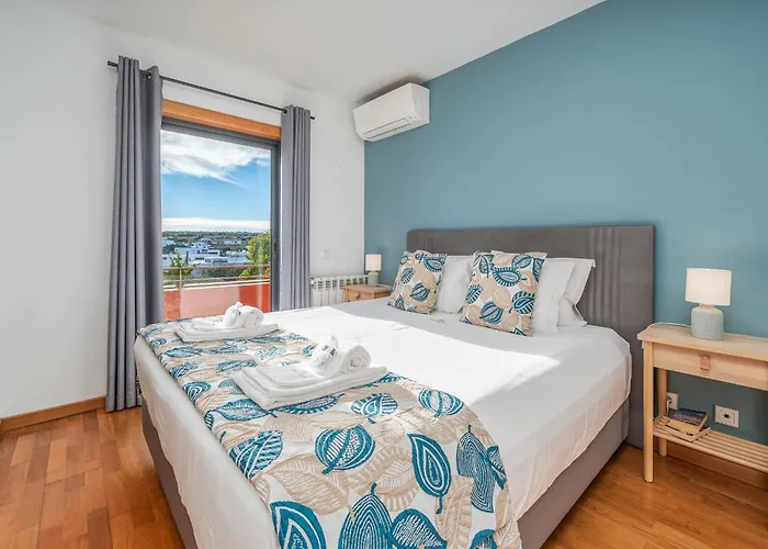Contemporary With Private Pool #1987 Apartament