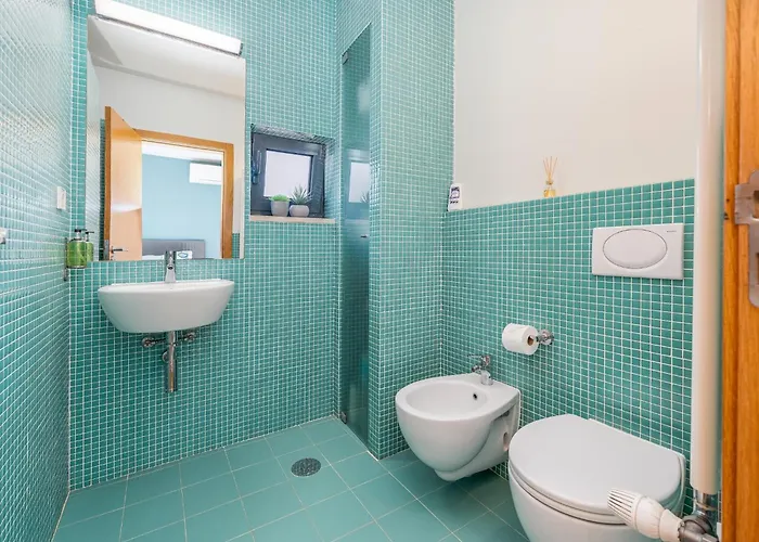 Contemporary With Private Pool #1987 Lagos