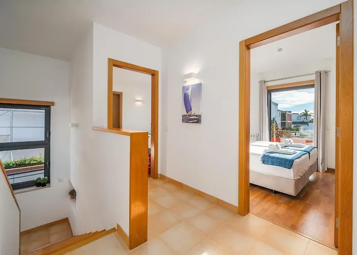 Contemporary With Private Pool #1987 Apartman *