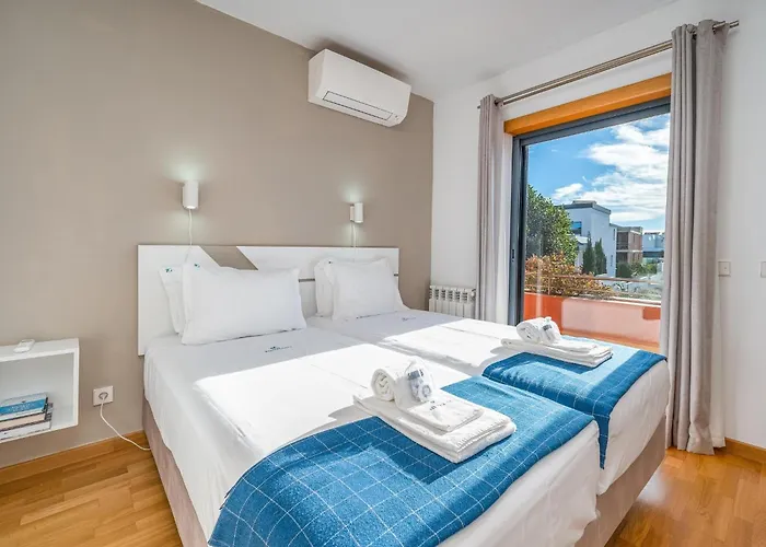 Contemporary With Private Pool #1987