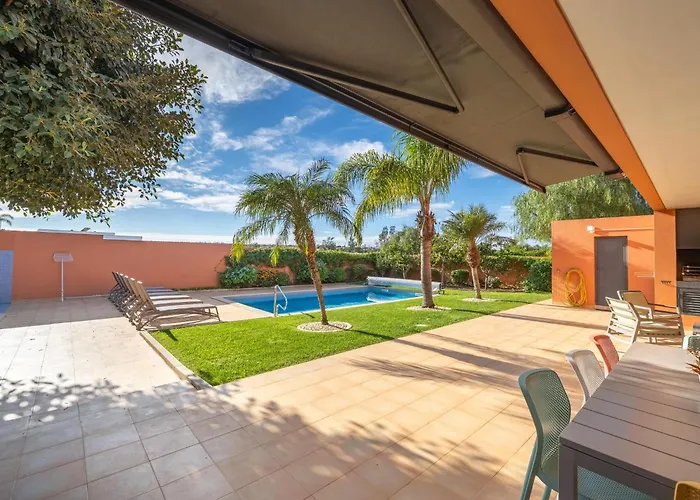 Contemporary With Private Pool #1987 Apartament